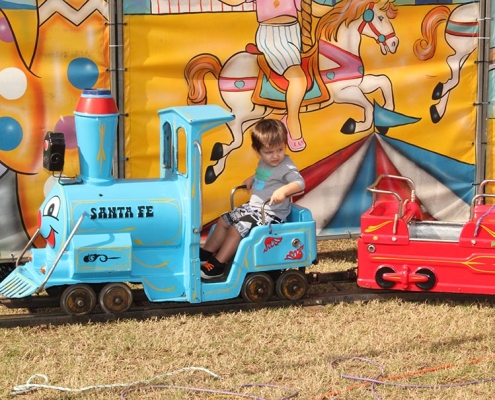 Show rides in sideshow alley